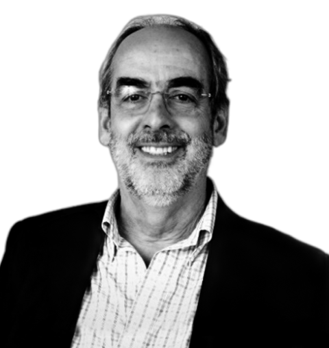 Retrato en blanco y negro de Carlos Eisendecher, Director de Riesgo y Cumplimiento de NawRath